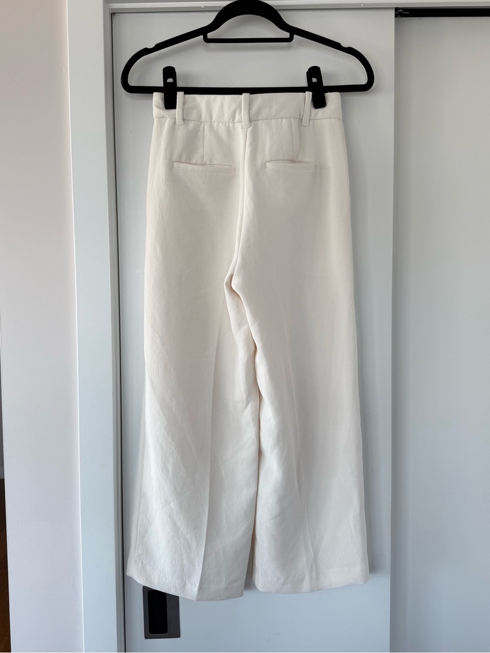 The Effortless Pant™ Cropped - Picture 3 of 3